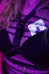 Kinky Pink [NEON] photos