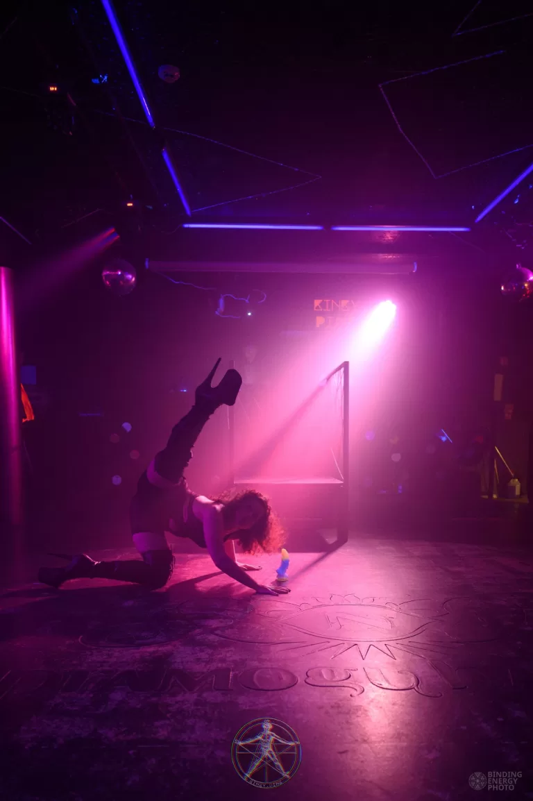 Kinky Pink [NEON] photos
