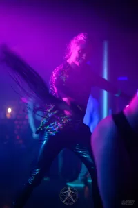 Kinky Pink [NEON] photos